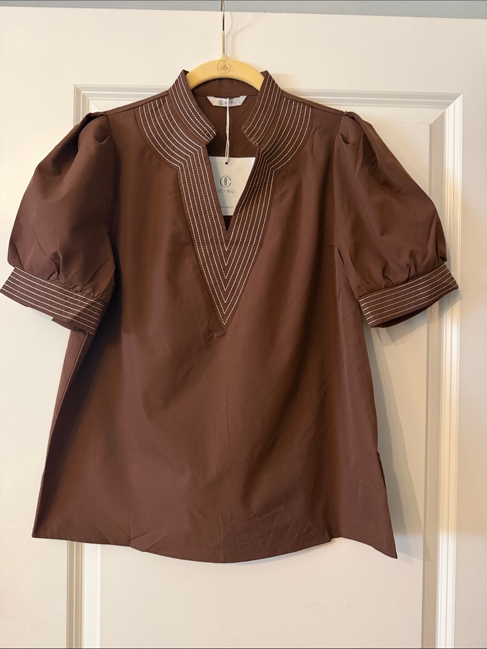 Women’s Brown Embroidered V-Neck Puff Sleeve Top size Med
